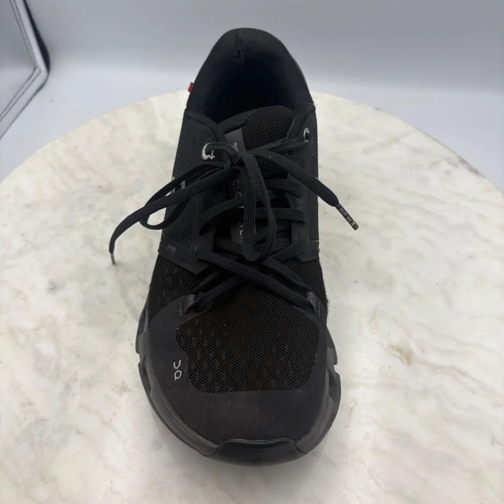 On Cloud Running Shoe Womens 8 Black White Sneakers AMPUTEE SINGLE RIGHT SHOE